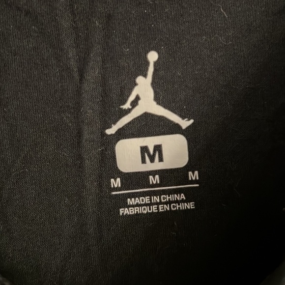 Michael Jordan #23 Chicago Bulls Basketball Jumpman Logo Black Tshirt Tee Men’s - Picture 4 of 5